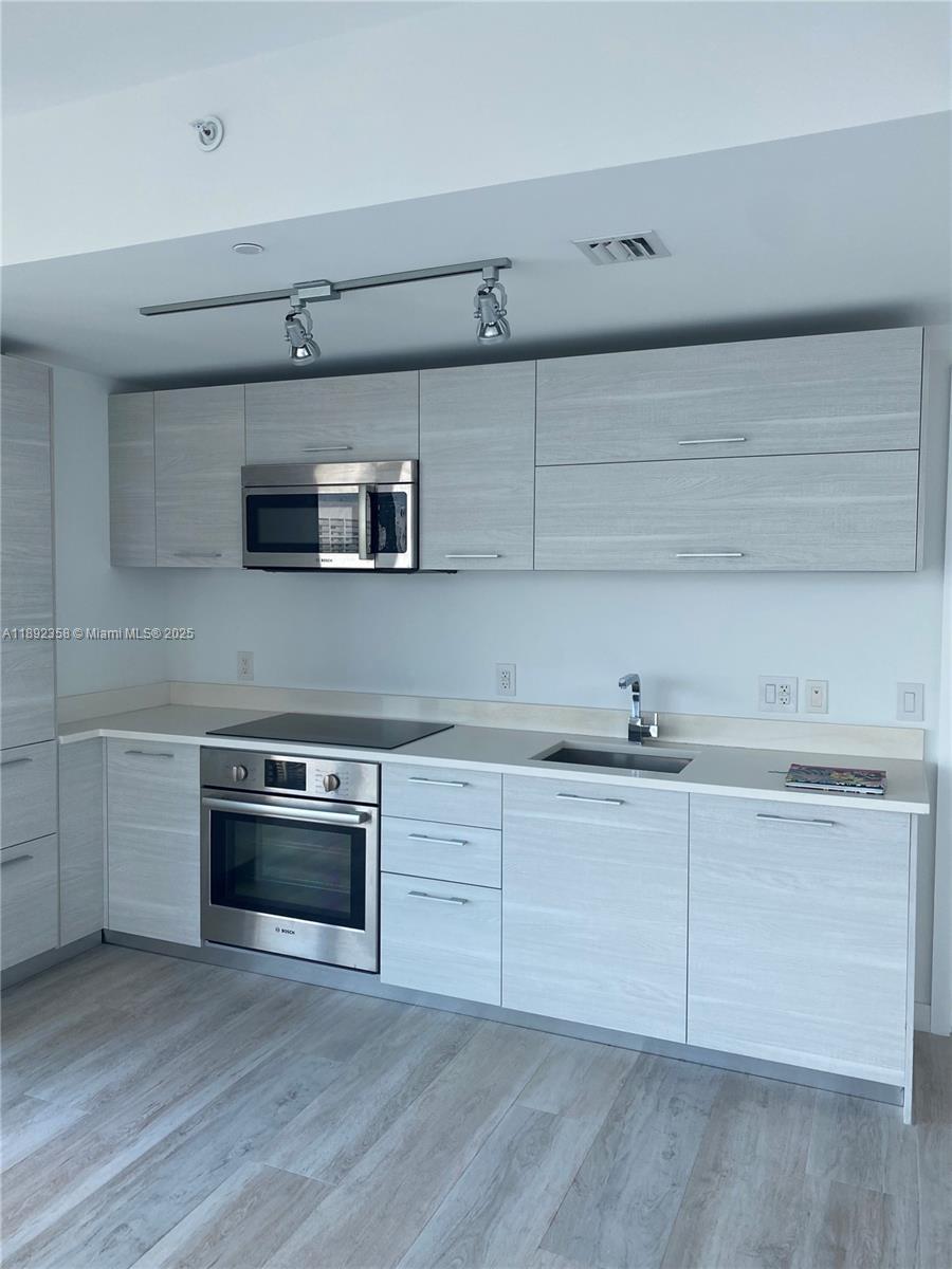 PARAISO BAY CONDO - Residential