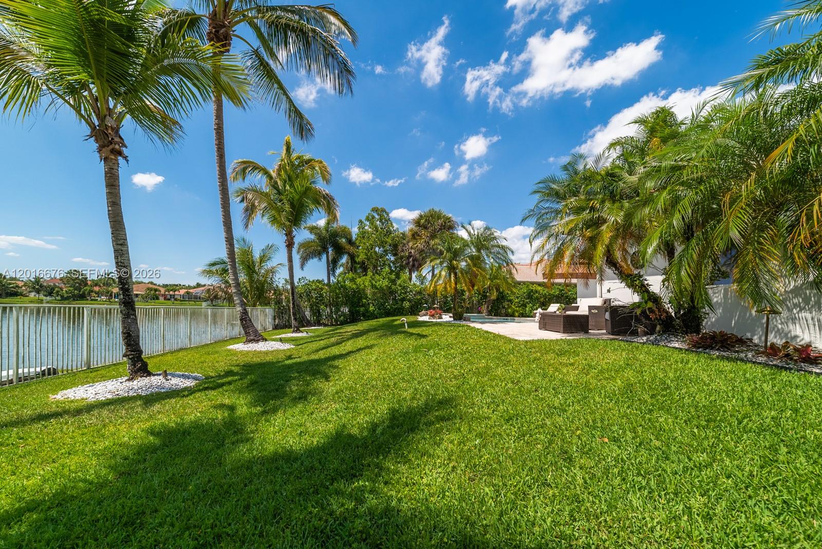 COUNTRY GLEN - Residential
