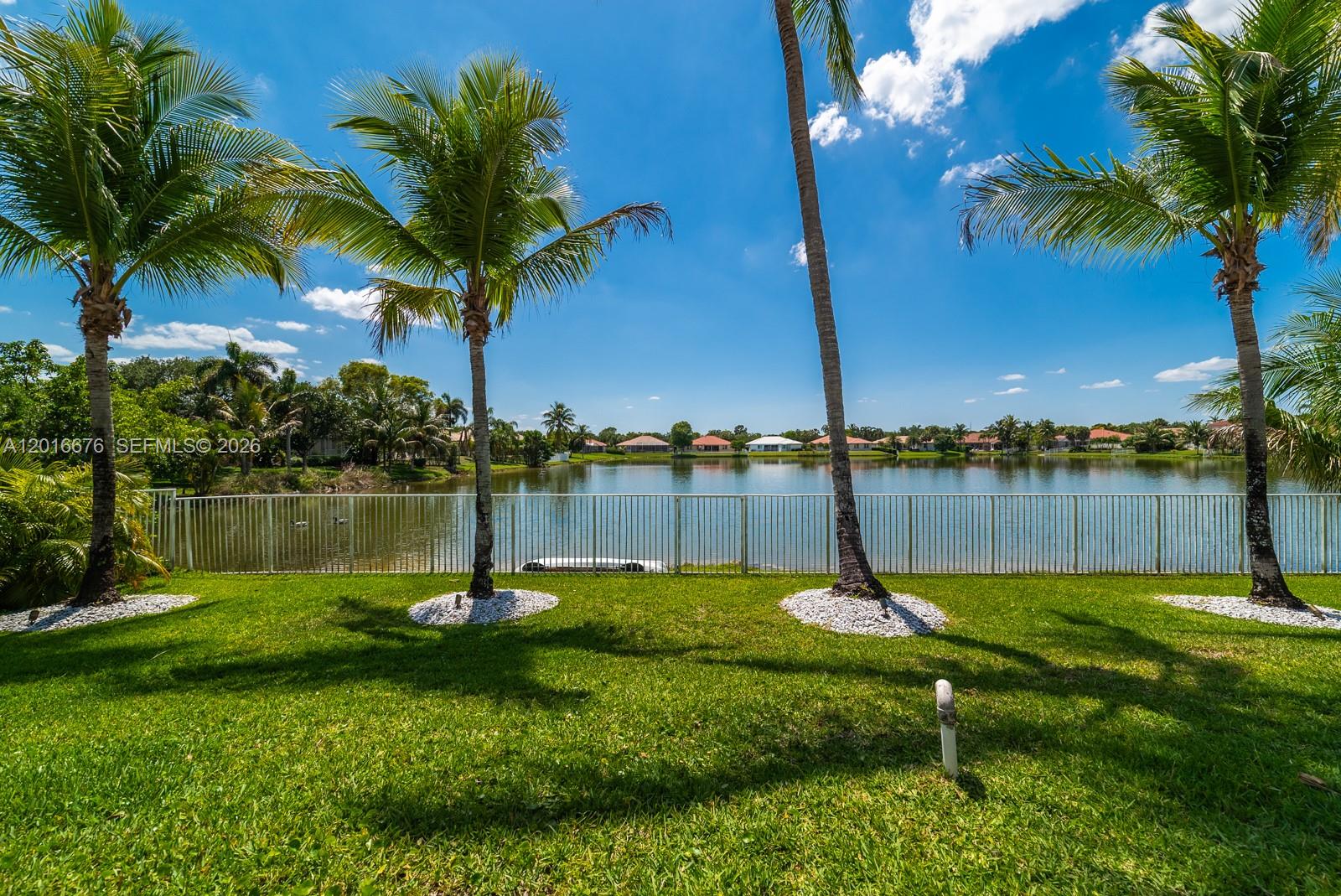 COUNTRY GLEN - Residential