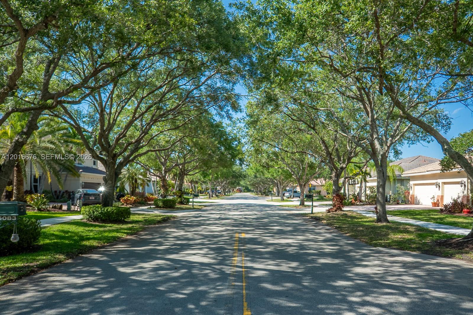 COUNTRY GLEN - Residential