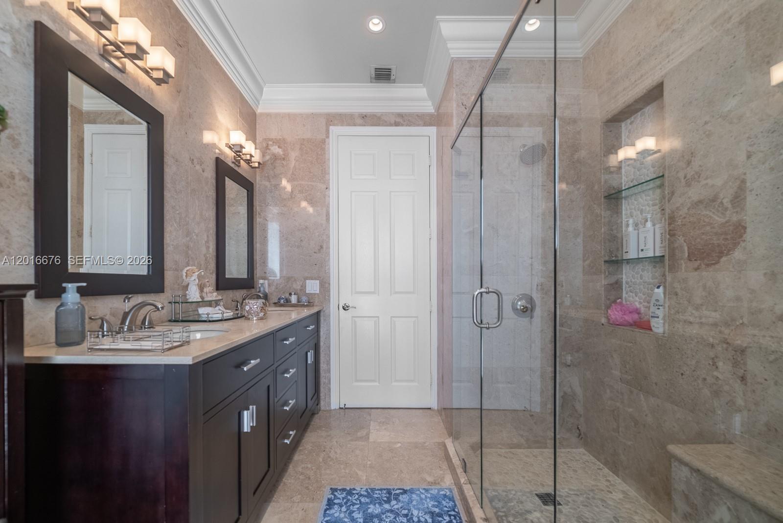 COUNTRY GLEN - Residential