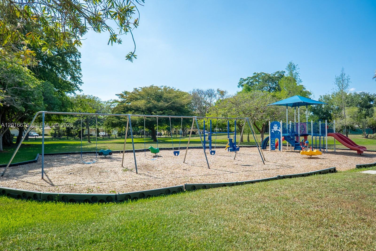 COUNTRY GLEN - Residential