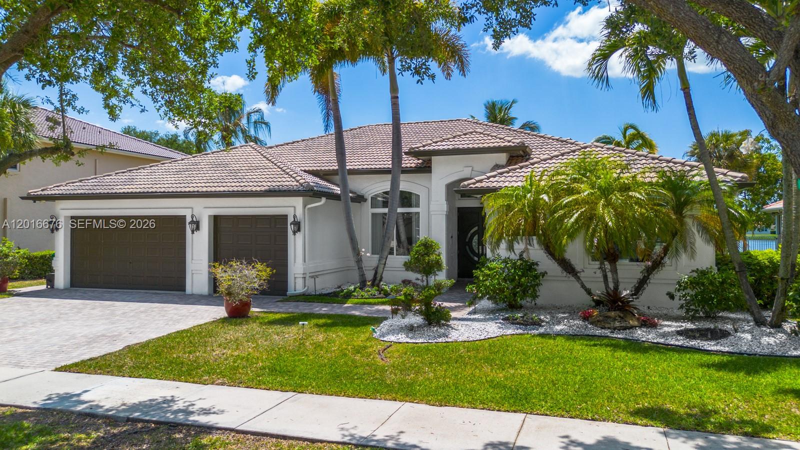 COUNTRY GLEN - Residential
