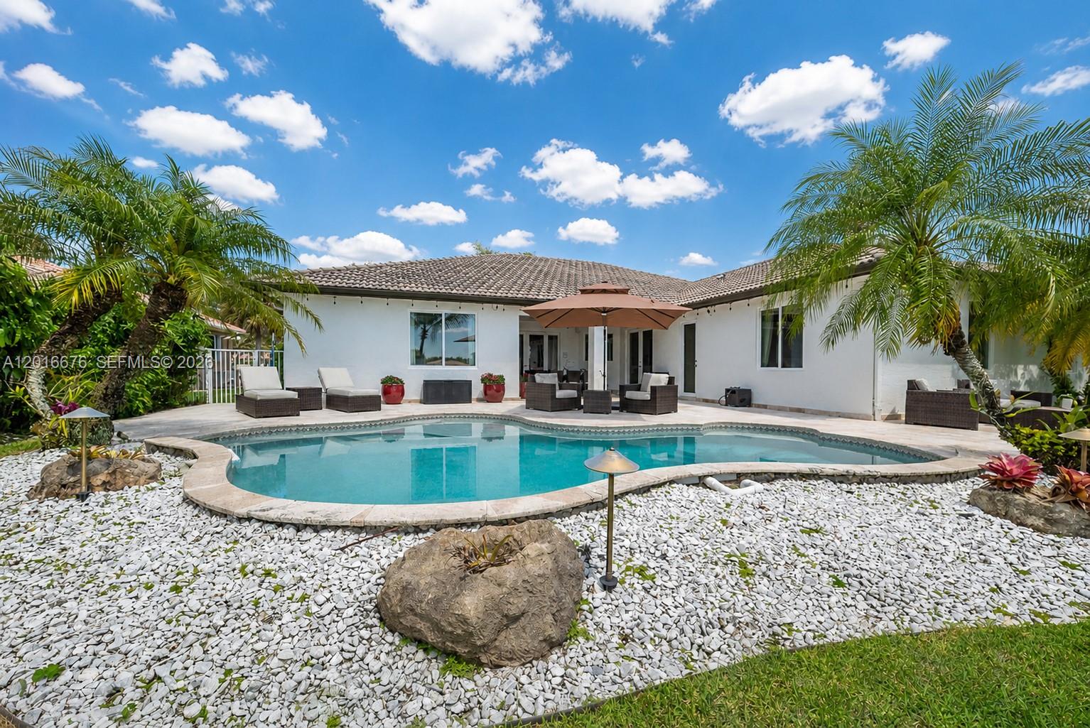 COUNTRY GLEN - Residential