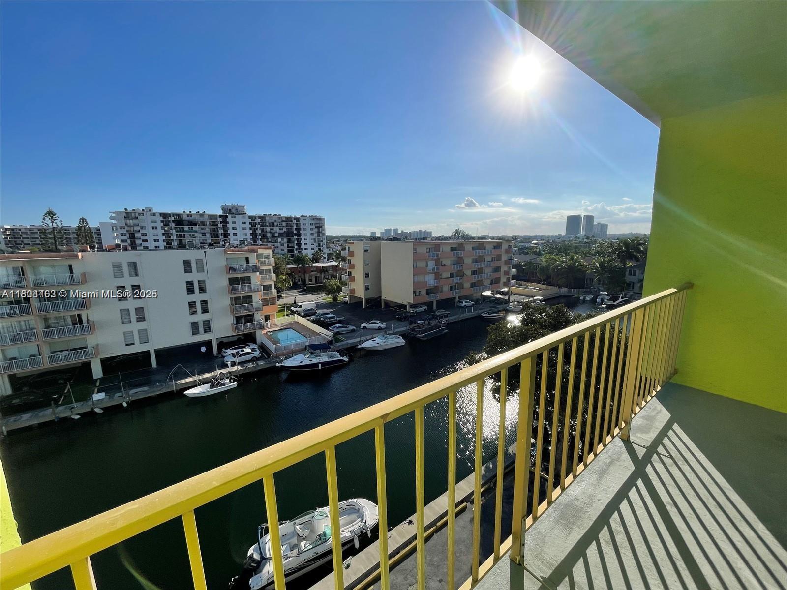3626 Ne 168th St 605, North Miami Beach, Miami-Dade County, Florida - 1 Bedrooms  
2 Bathrooms - 