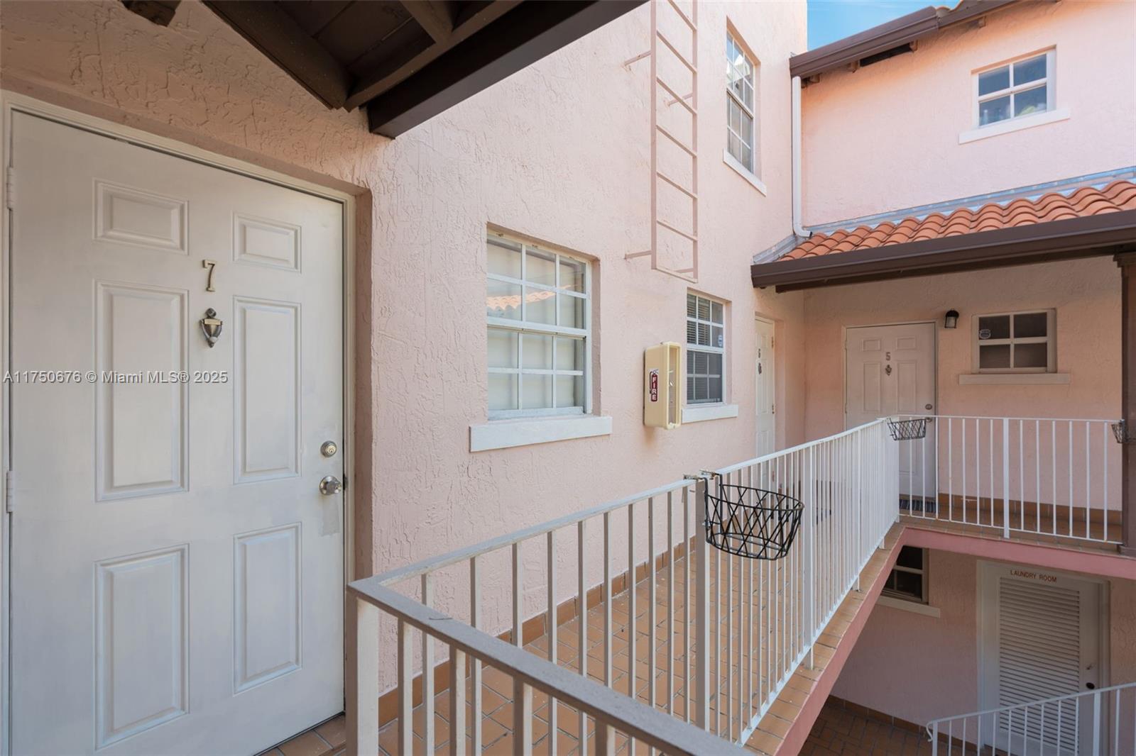 29 Santillane Ave 7