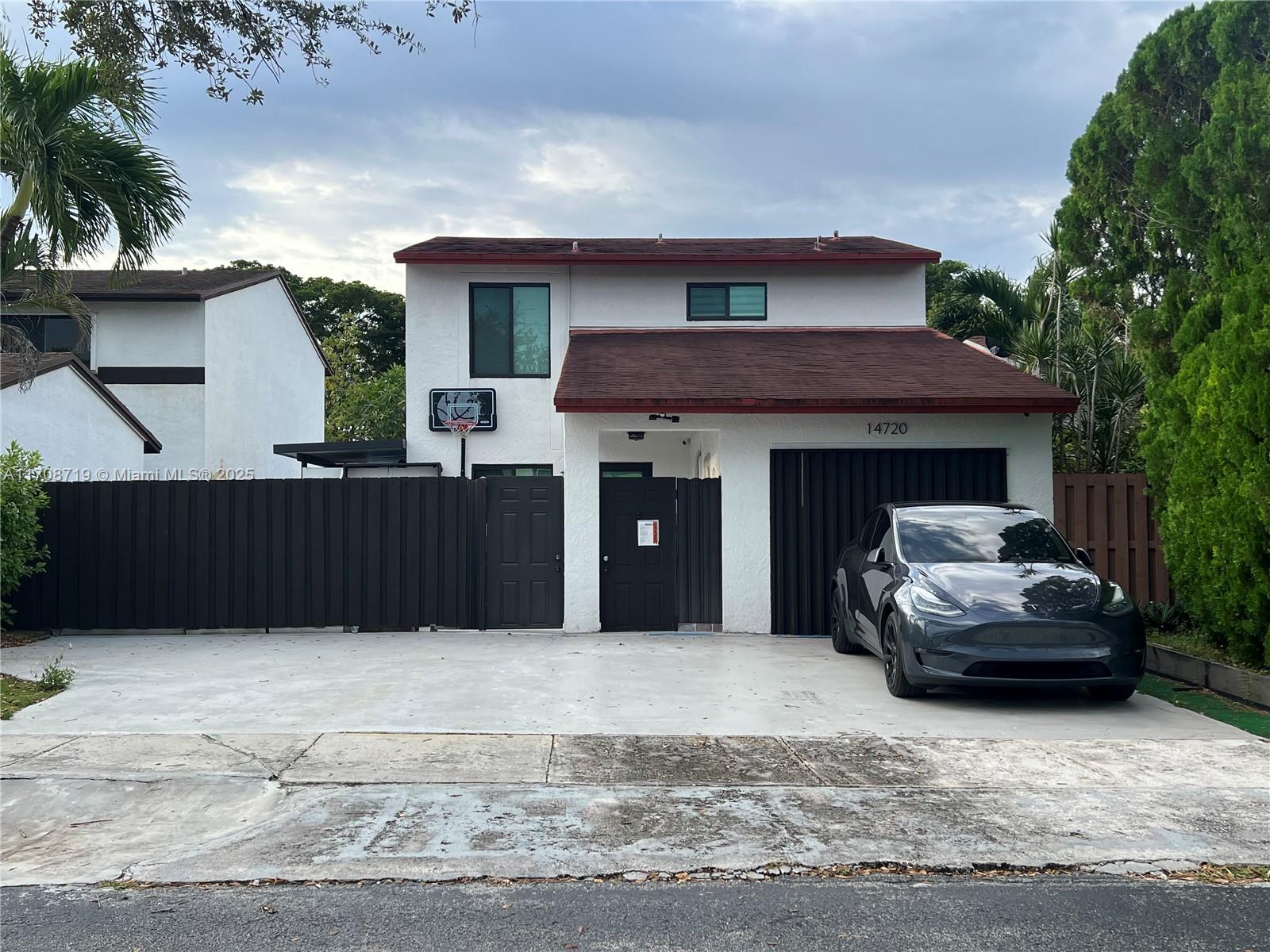 14720 Sw 107th Ter, Miami, Broward County, Florida - 3 Bedrooms  
3 Bathrooms - 