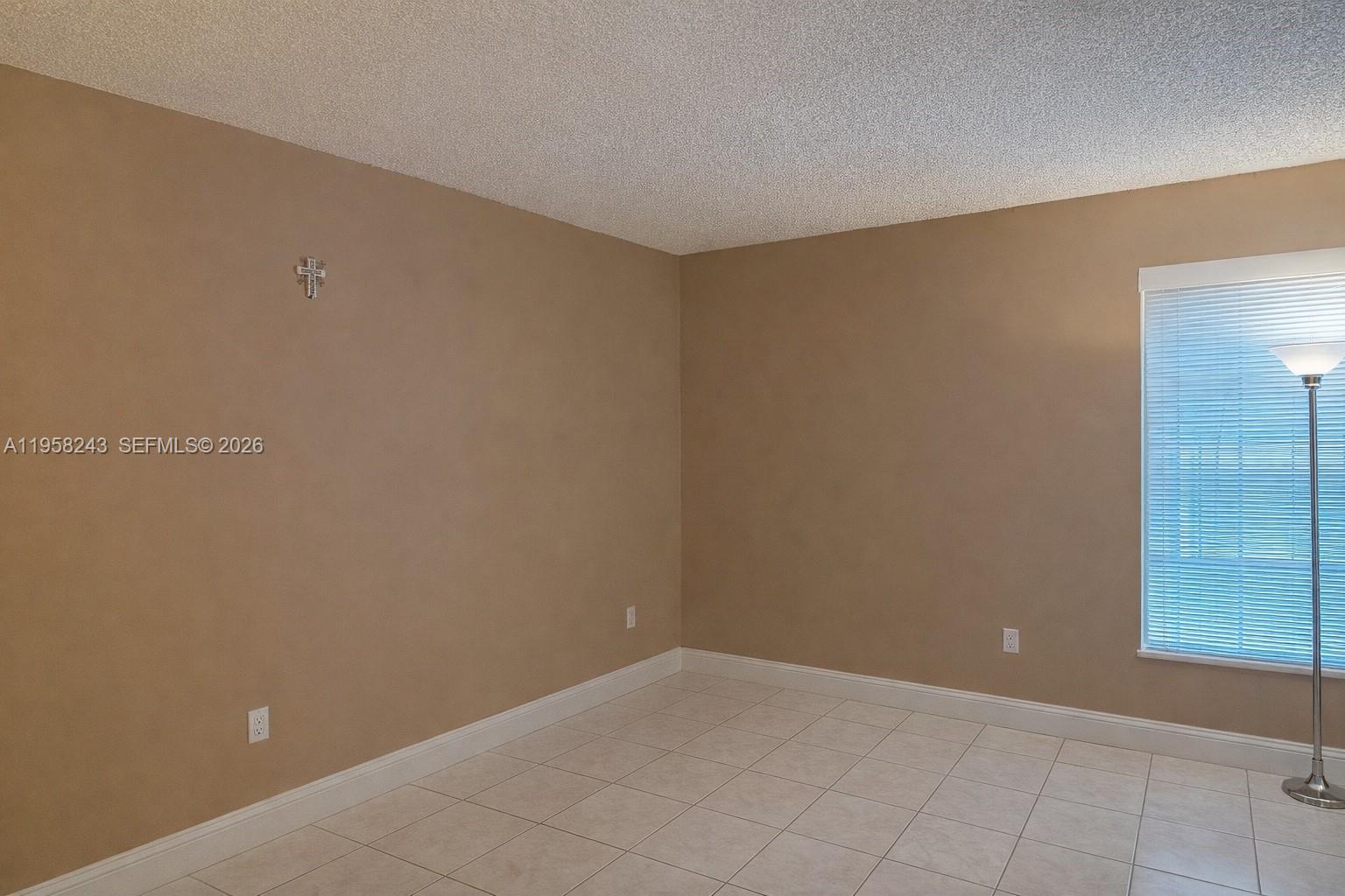 SOUTH WINDS CONDO - Residential