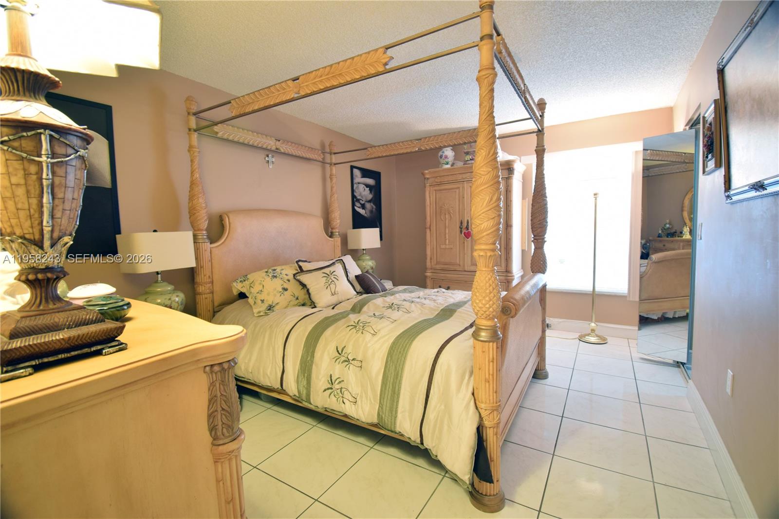 SOUTH WINDS CONDO - Residential