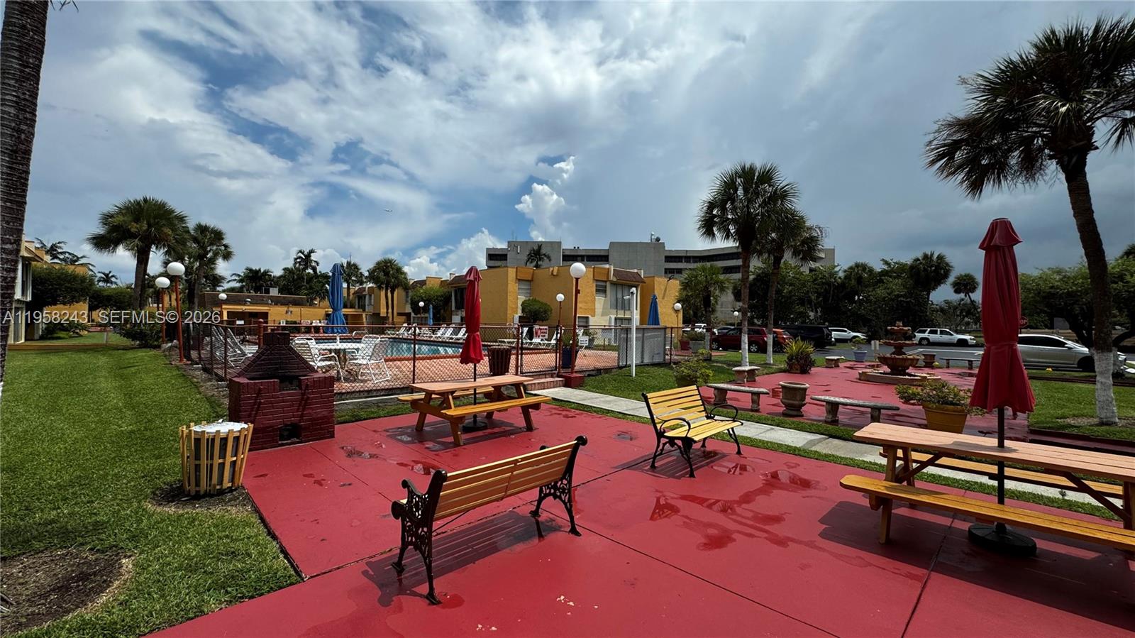 SOUTH WINDS CONDO - Residential