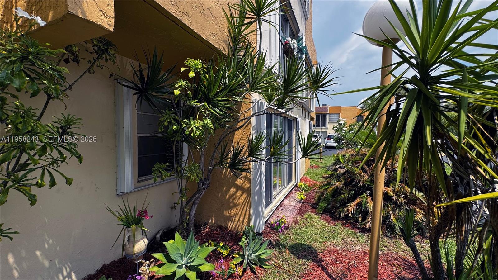 SOUTH WINDS CONDO - Residential