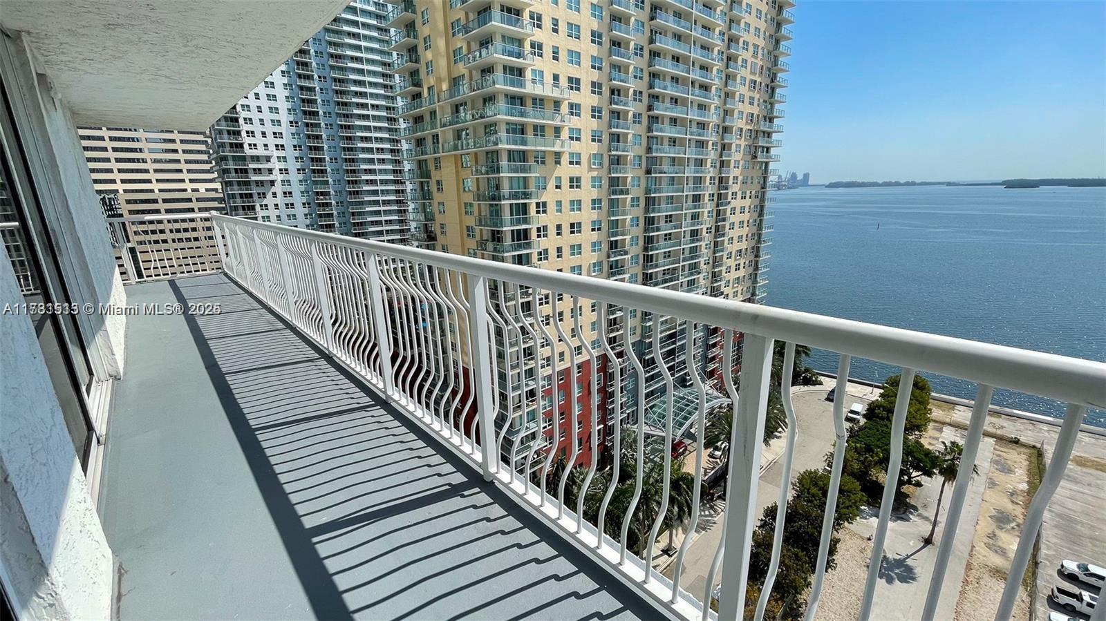 Property for Sale at 1200 Brickell Bay Dr 1702, Miami, Broward County, Florida - Bedrooms: 3 
Bathrooms: 2  - $845,000