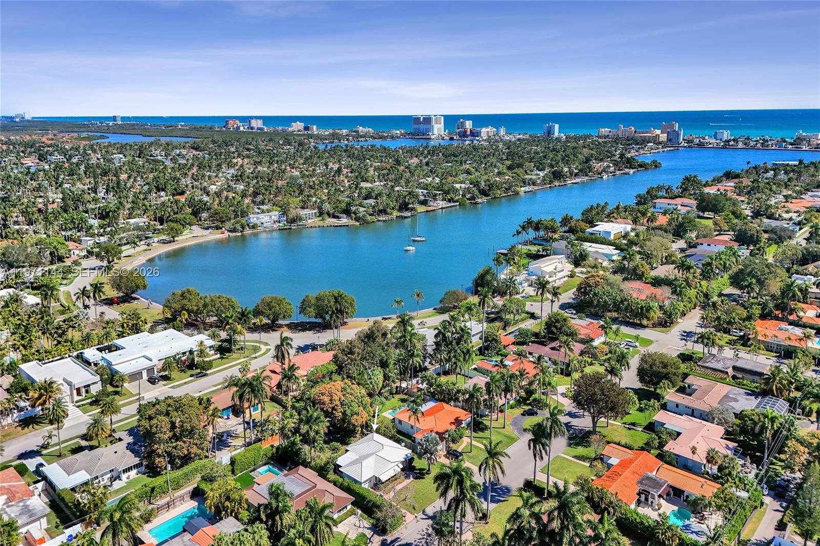 HOLLYWOOD LAKES - Residential