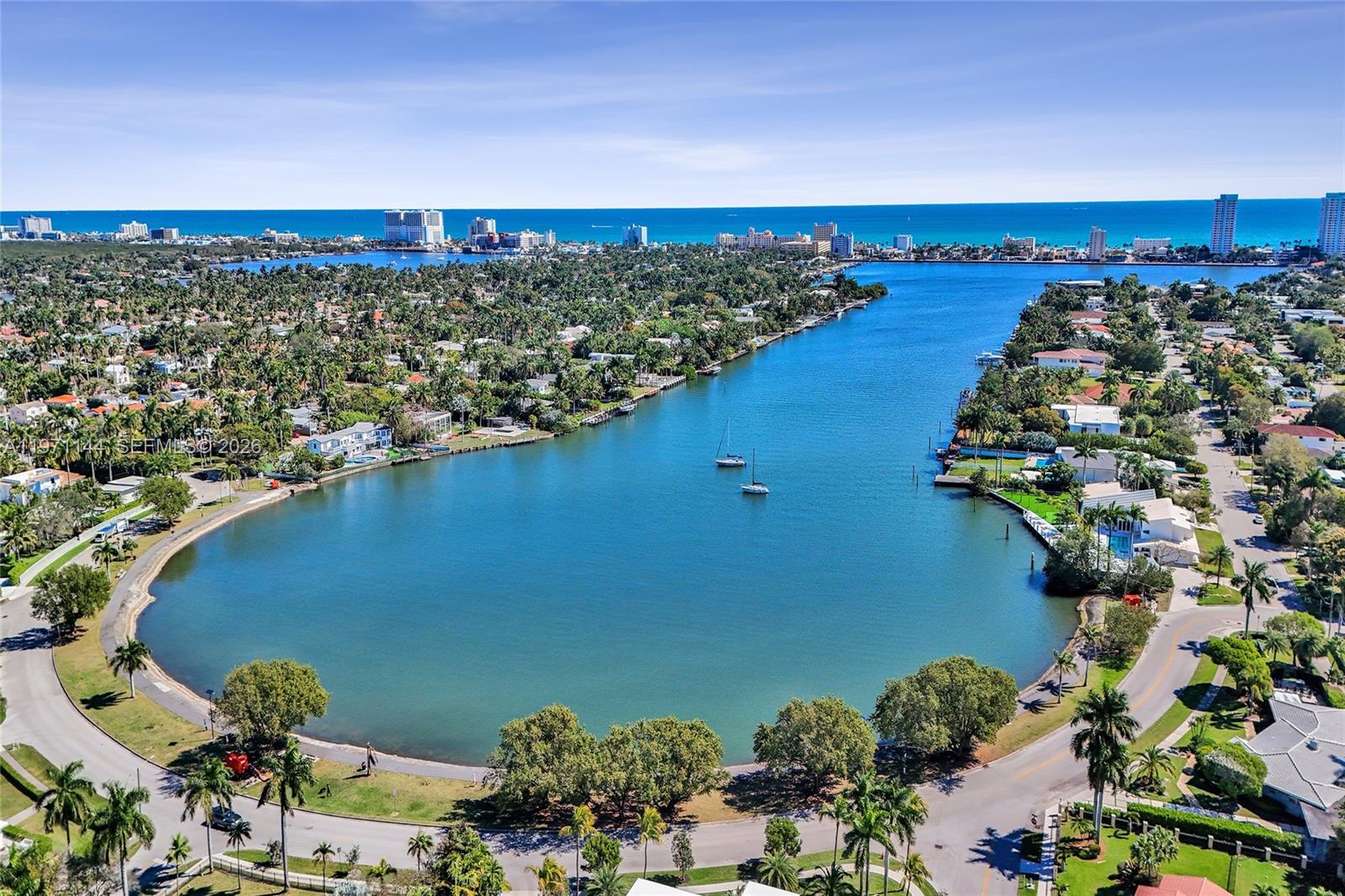 HOLLYWOOD LAKES - Residential