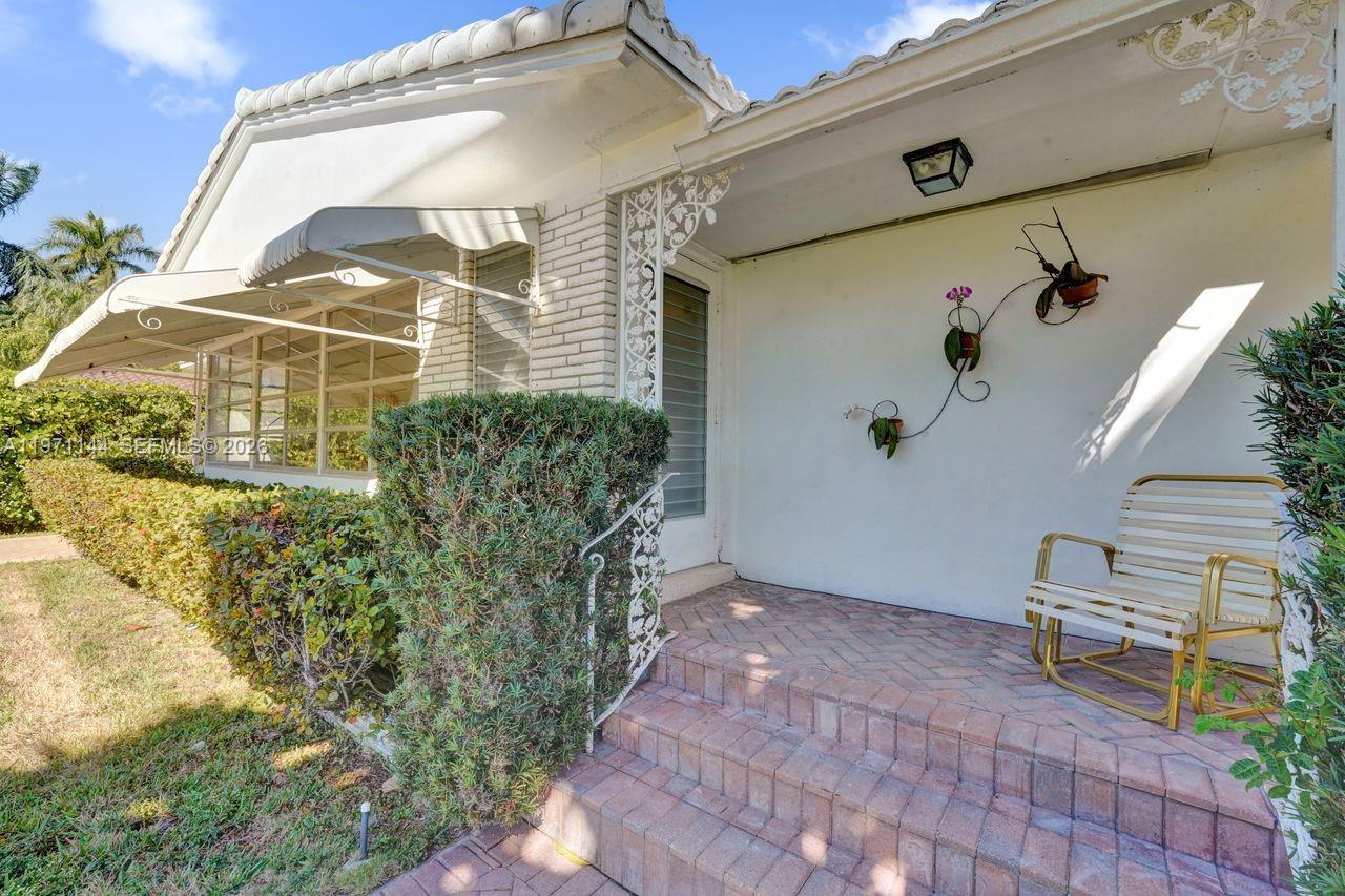 HOLLYWOOD LAKES - Residential