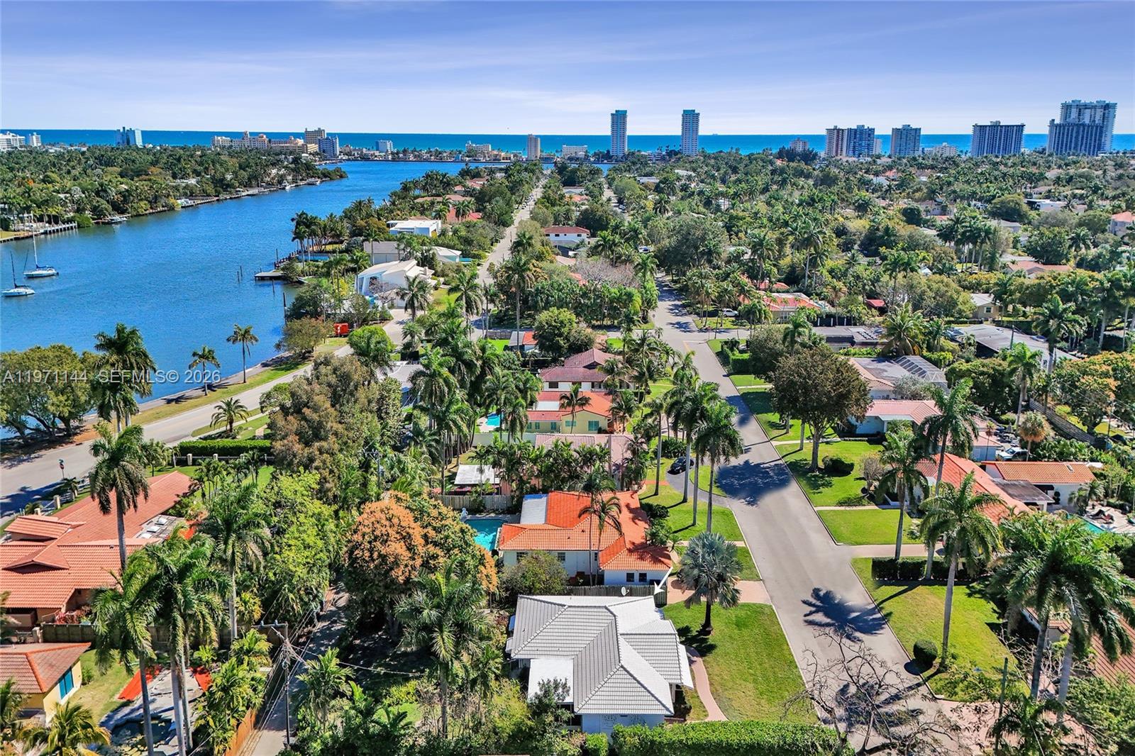 HOLLYWOOD LAKES - Residential