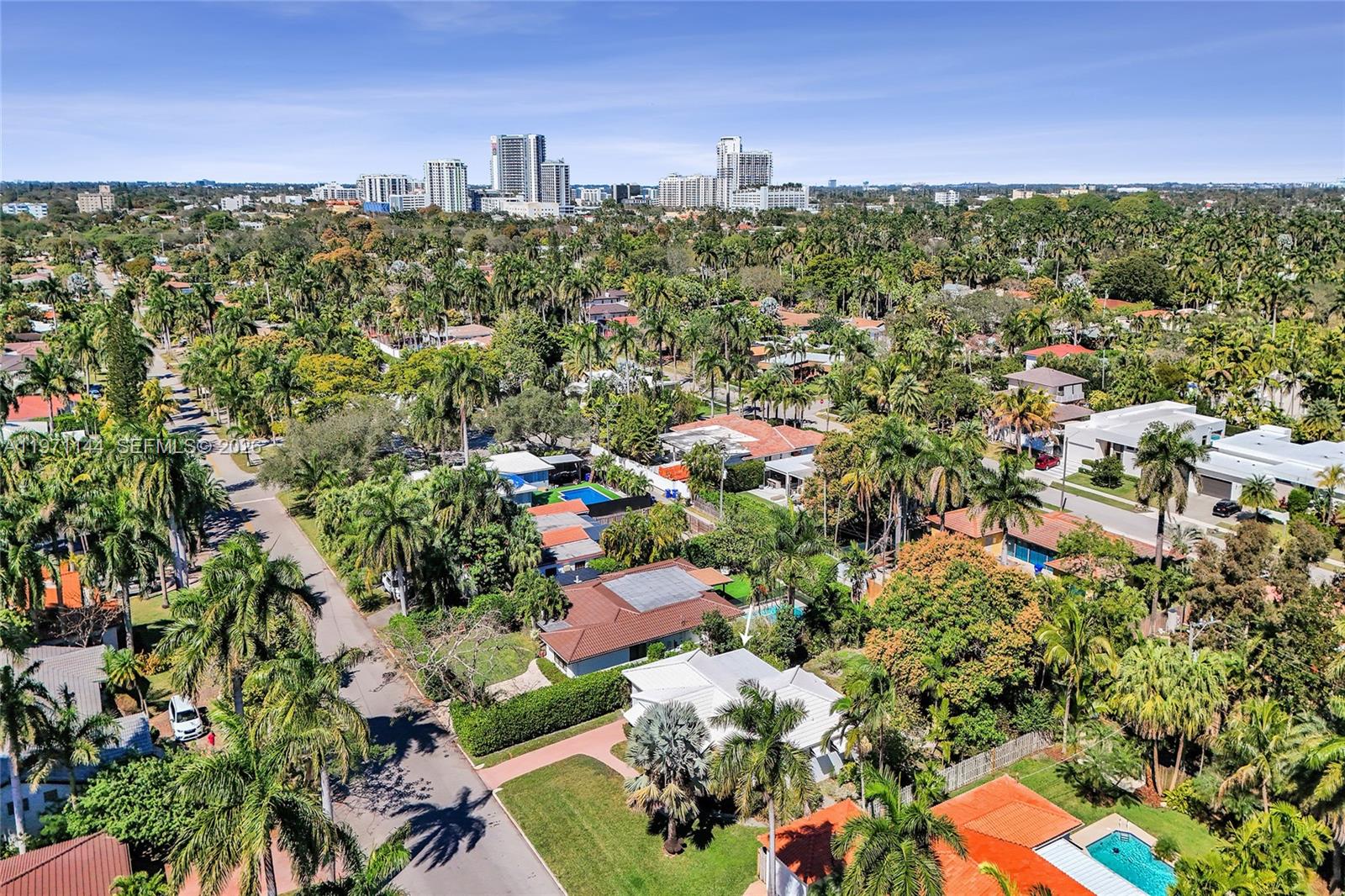 HOLLYWOOD LAKES - Residential