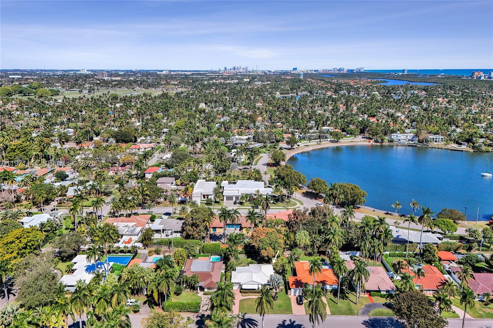 HOLLYWOOD LAKES - Residential