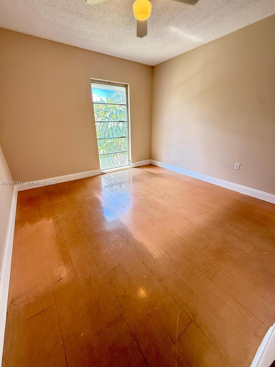 HOLLYWOOD GARDENS CONDOMI - Residential Lease