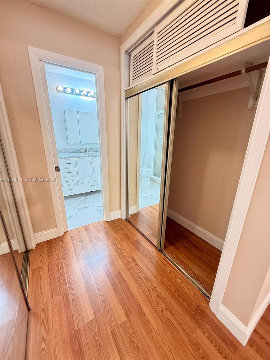 HOLLYWOOD GARDENS CONDOMI - Residential Lease