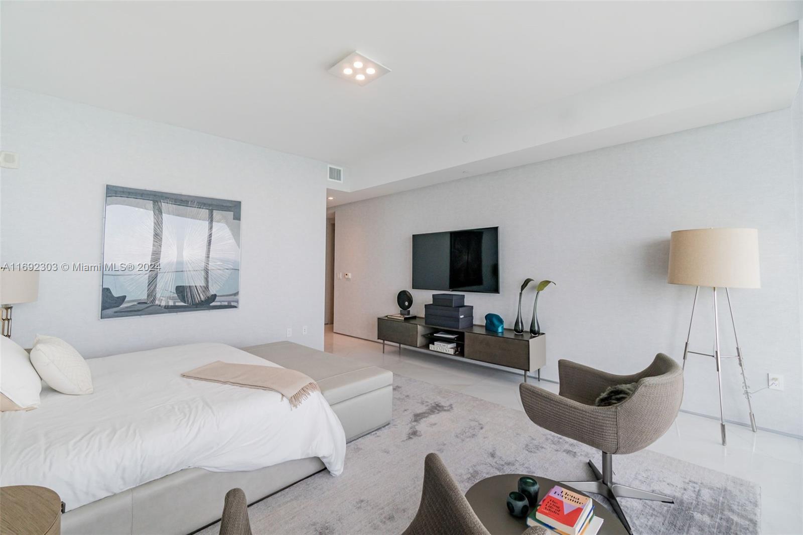 JADE SIGNATURE CONDO - Residential