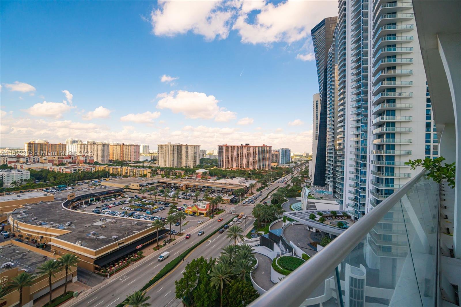 JADE SIGNATURE CONDO - Residential