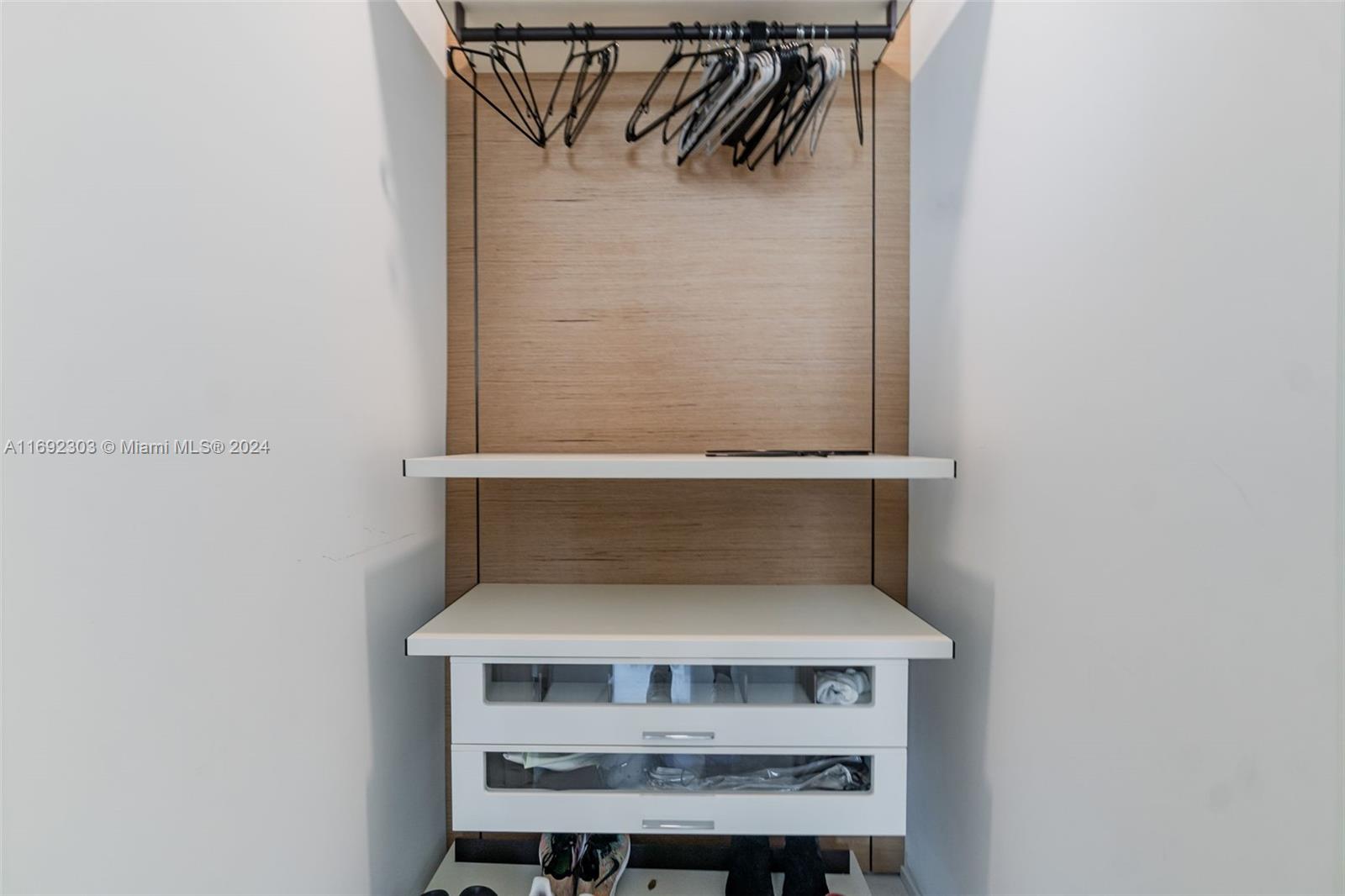 JADE SIGNATURE CONDO - Residential