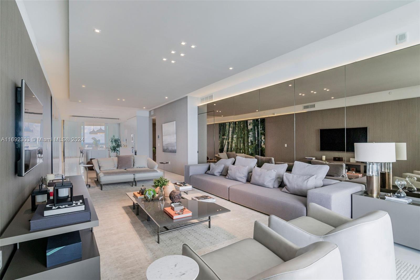 JADE SIGNATURE CONDO - Residential