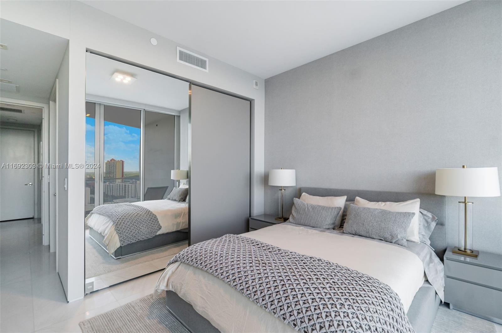 JADE SIGNATURE CONDO - Residential