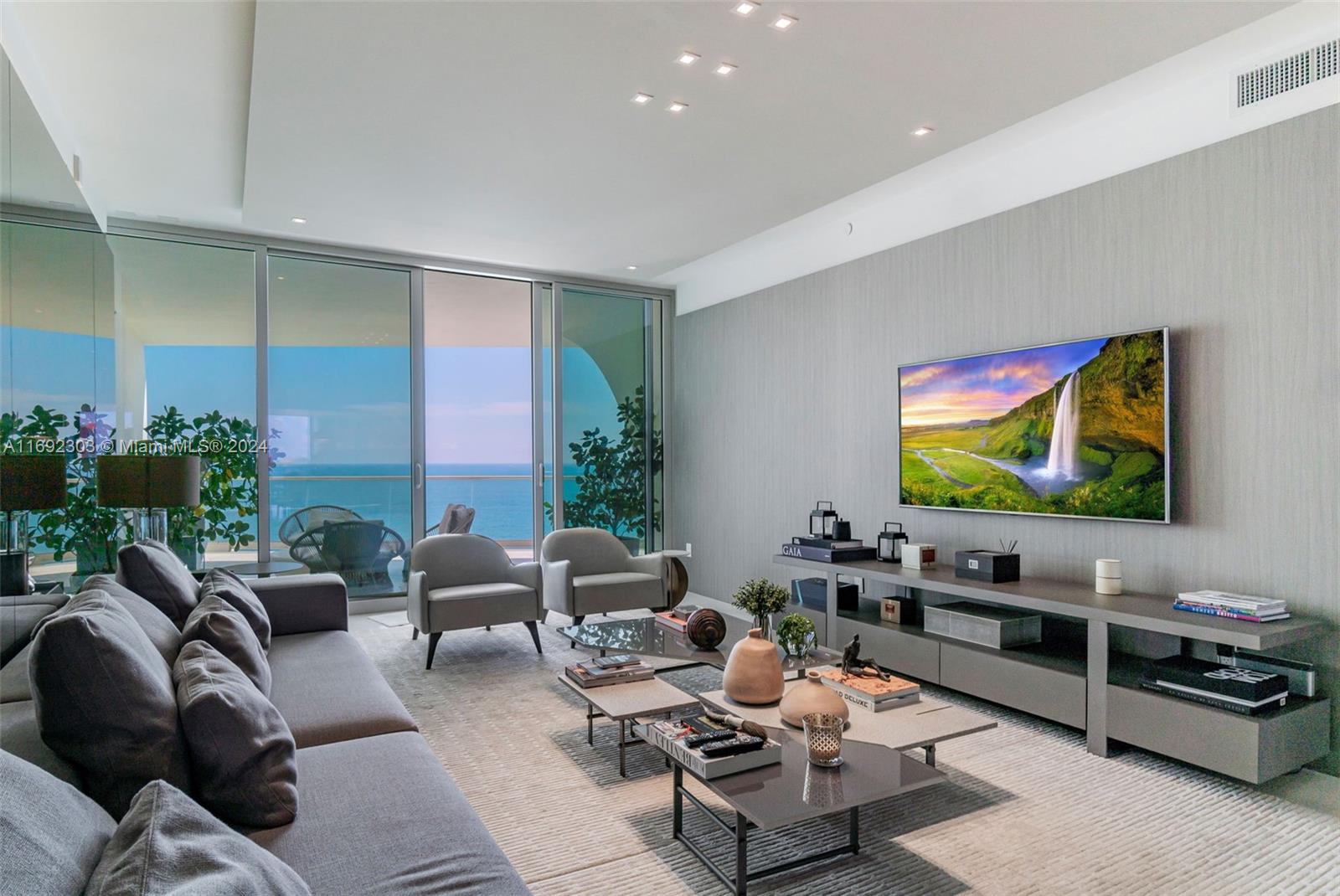 JADE SIGNATURE CONDO - Residential