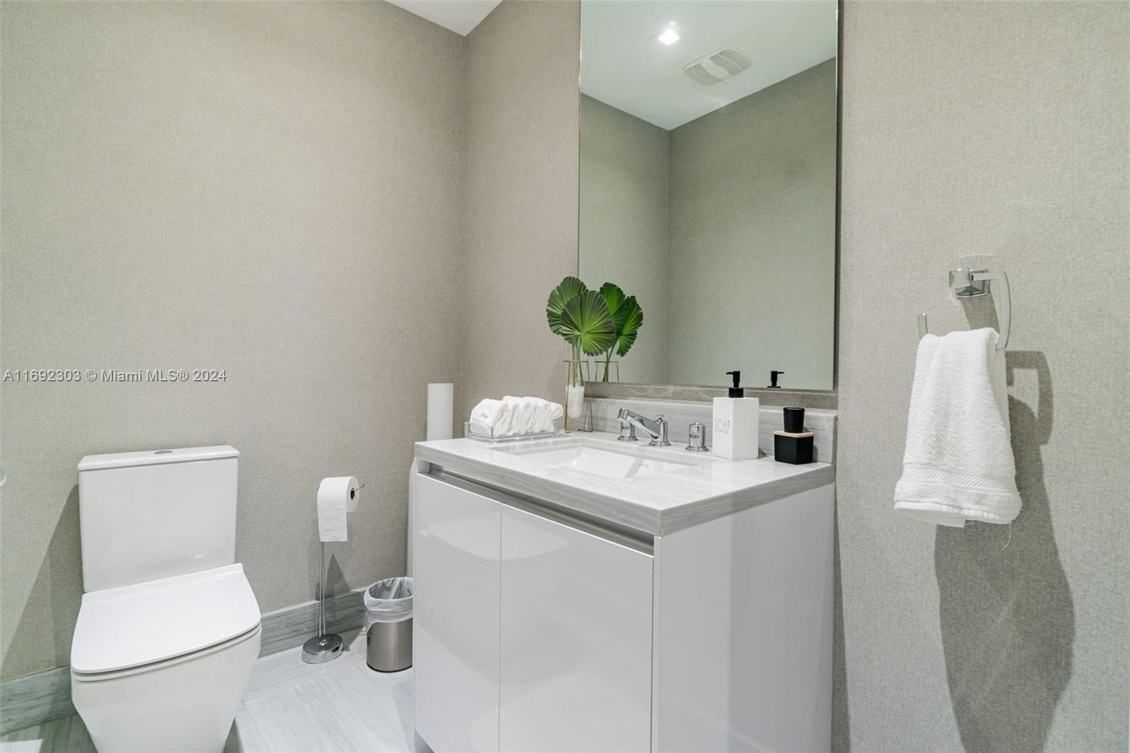 JADE SIGNATURE CONDO - Residential
