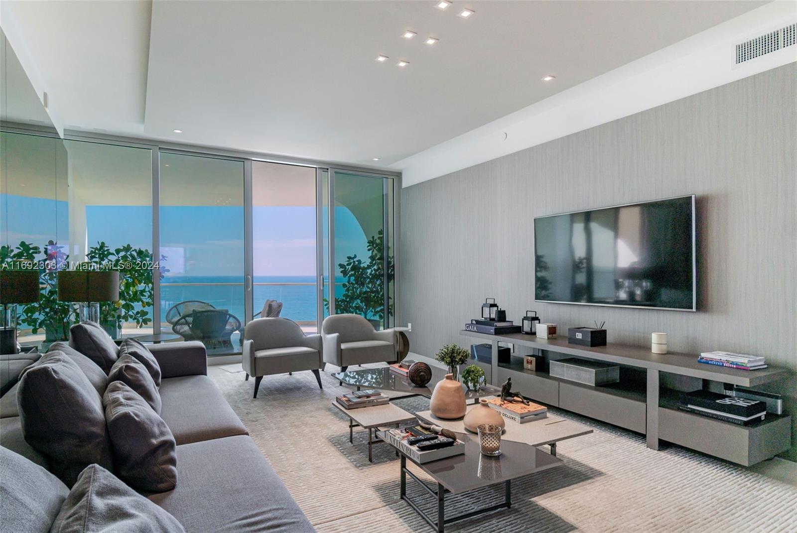 JADE SIGNATURE CONDO - Residential