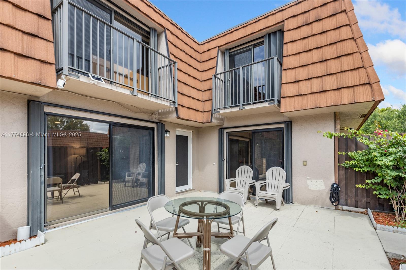 4161 Forest Hill Dr 4161