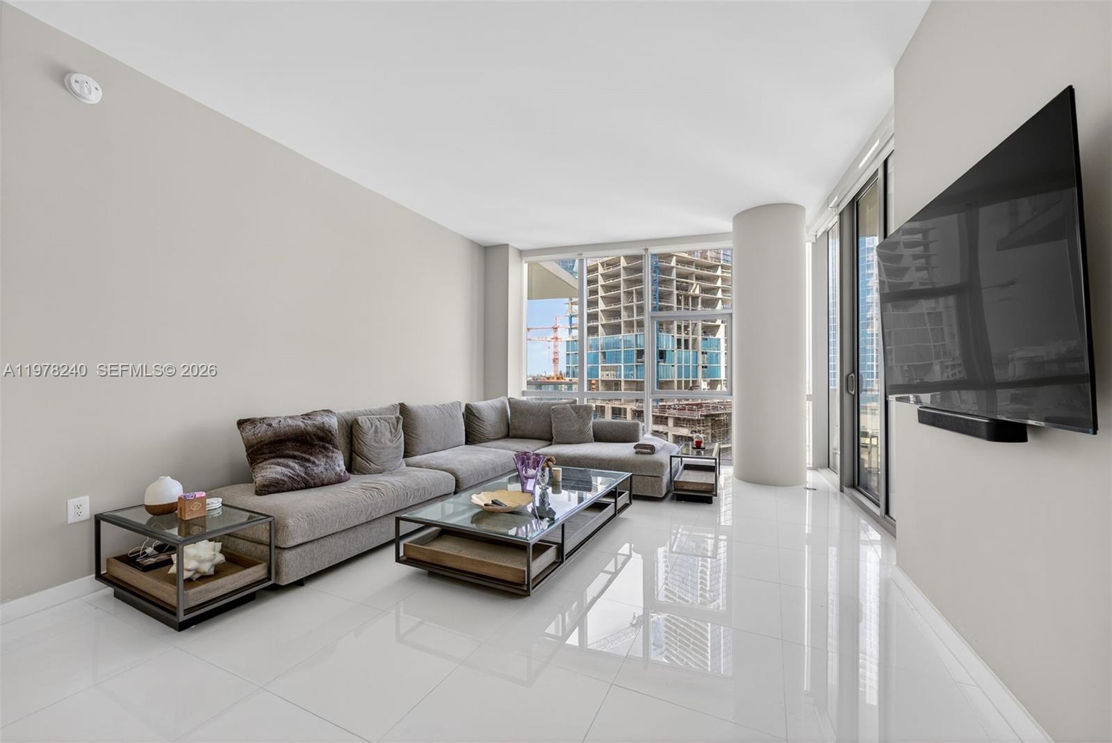 PARAMOUNT MIAMI WORLDCENT - Residential Lease
