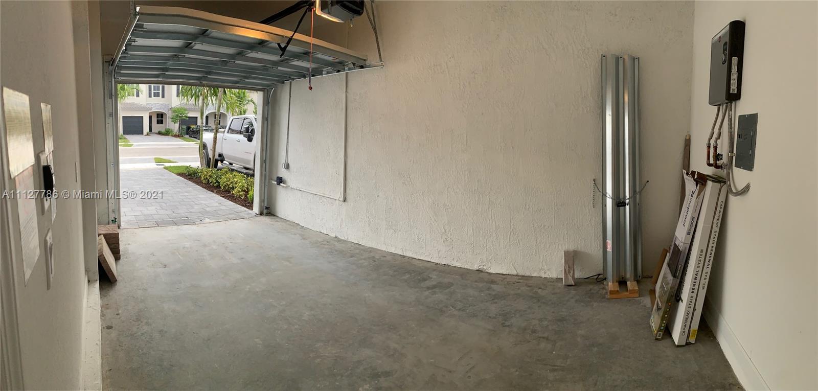 KEYS GATE RESIDENTIAL - Residential Lease