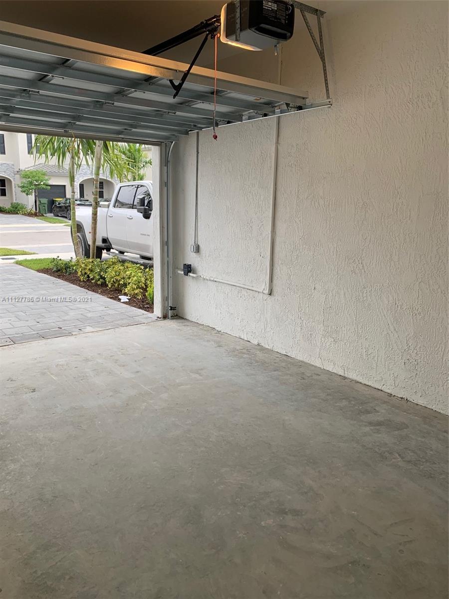 KEYS GATE RESIDENTIAL - Residential Lease