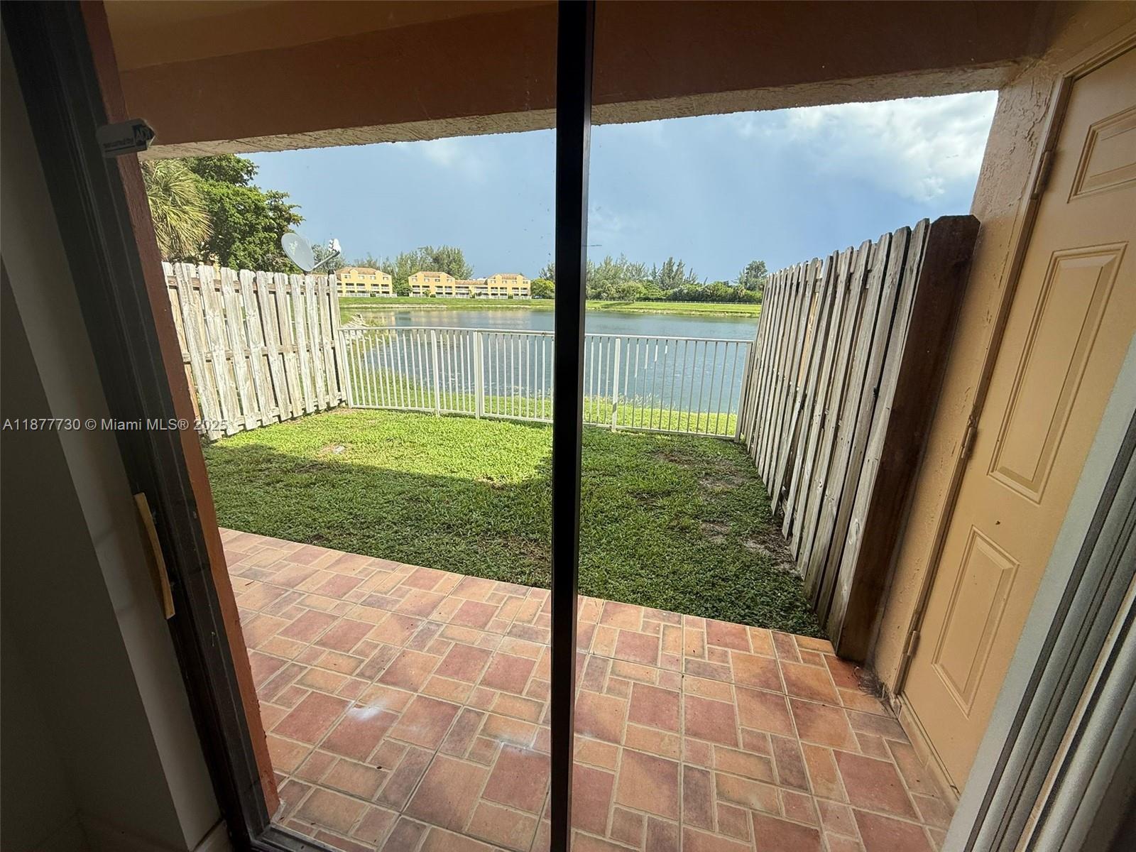 VILLAS AT LAKEVIEW CONDO - Residential Lease