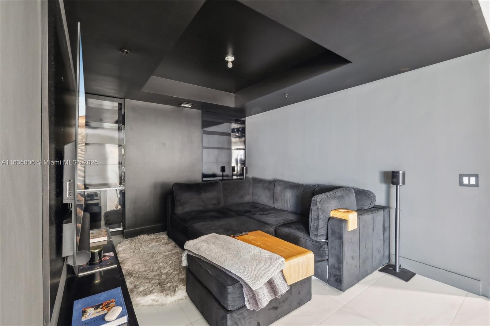 MARINA PALMS RESIDENCES S - Residential