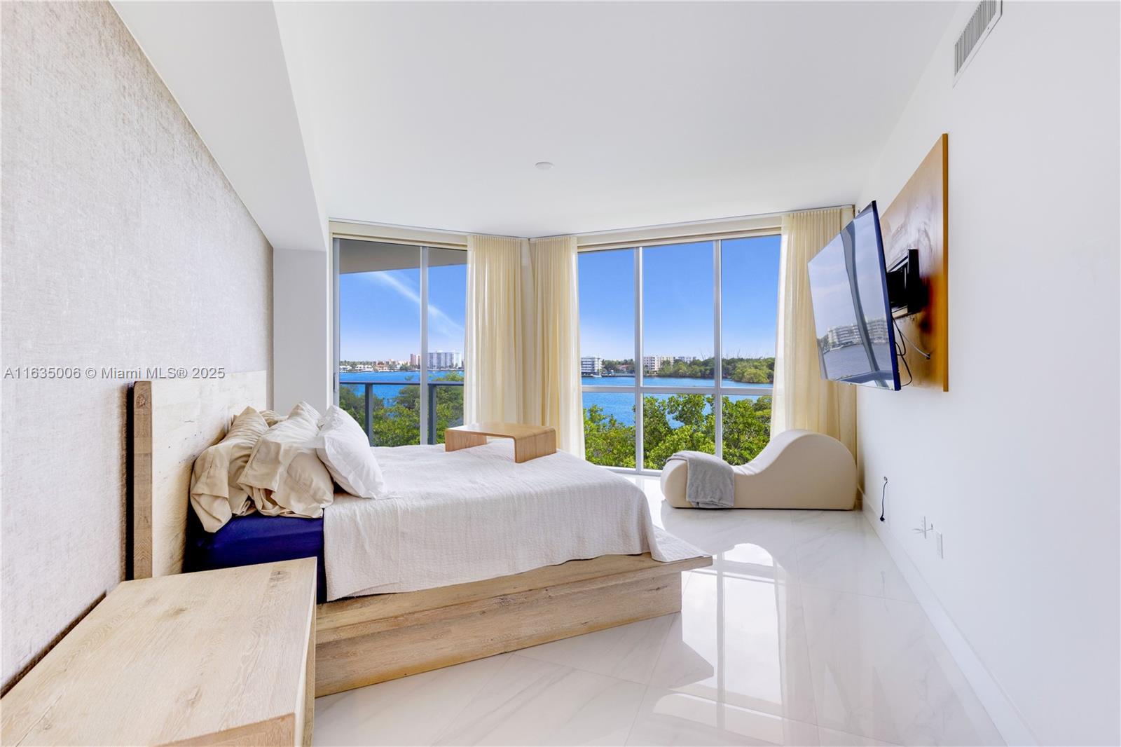 MARINA PALMS RESIDENCES S - Residential
