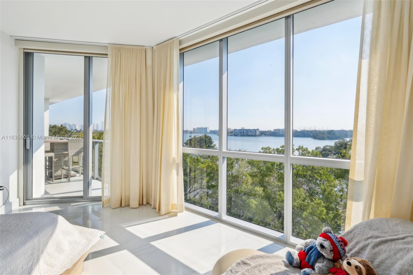 MARINA PALMS RESIDENCES S - Residential