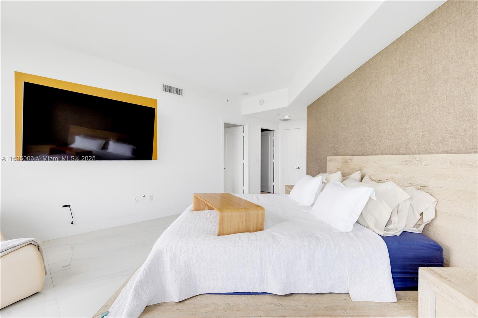 MARINA PALMS RESIDENCES S - Residential