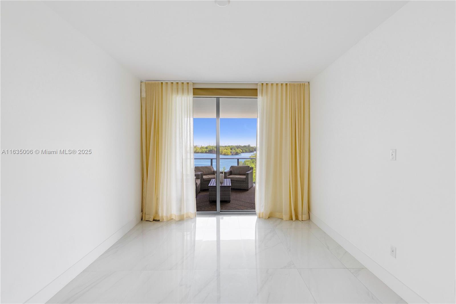 MARINA PALMS RESIDENCES S - Residential