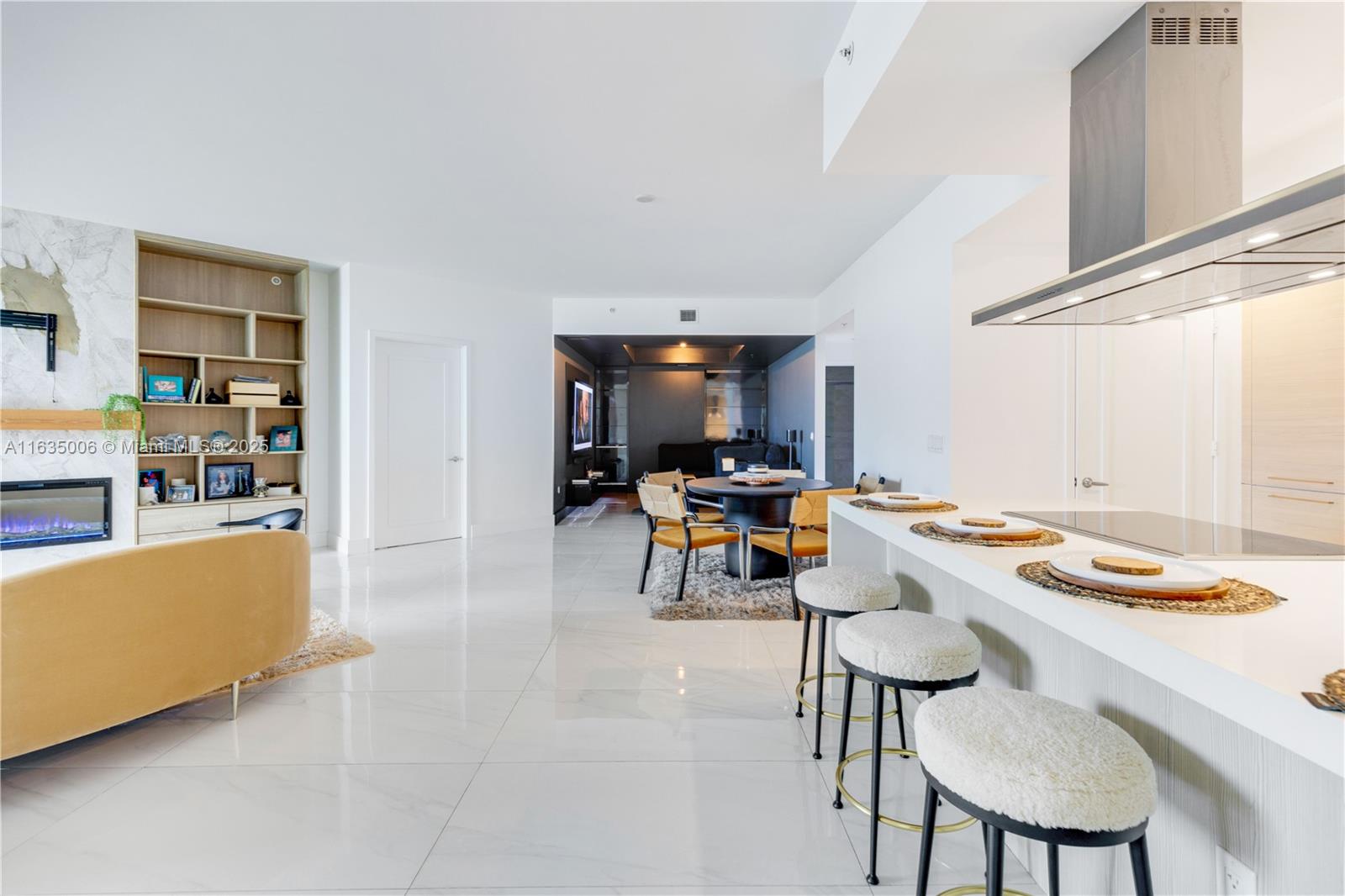 MARINA PALMS RESIDENCES S - Residential