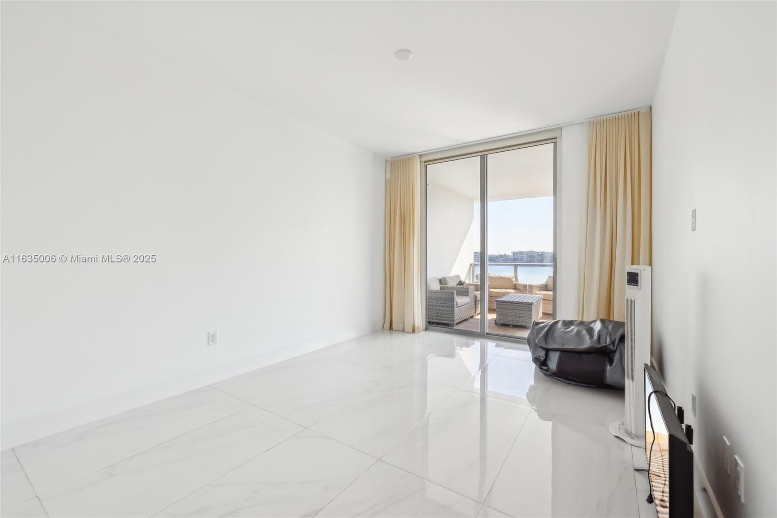 MARINA PALMS RESIDENCES S - Residential