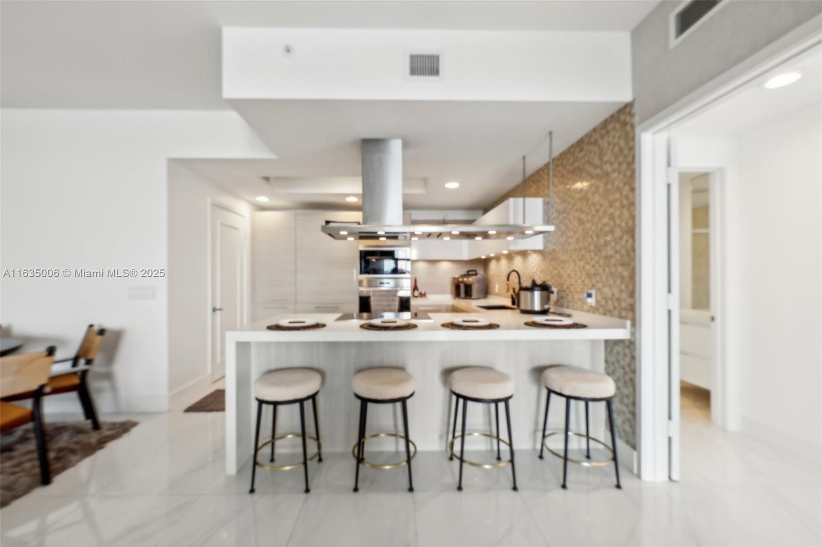 MARINA PALMS RESIDENCES S - Residential