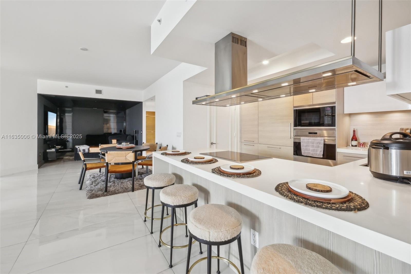 MARINA PALMS RESIDENCES S - Residential