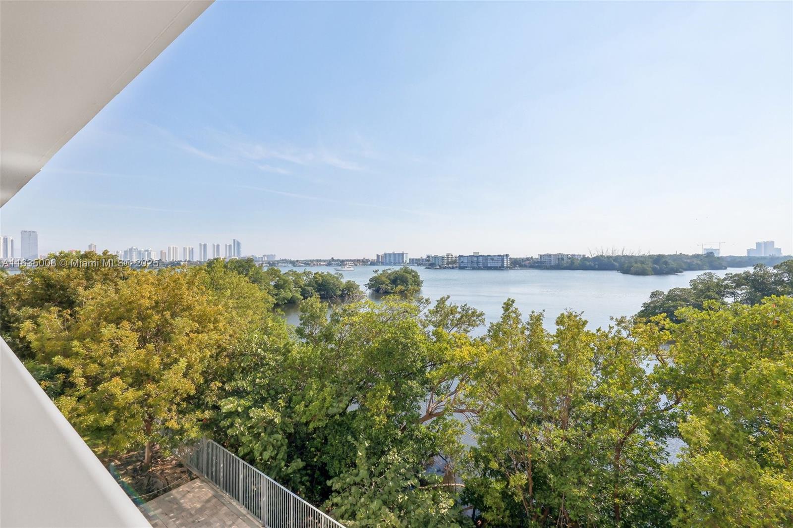 MARINA PALMS RESIDENCES S - Residential