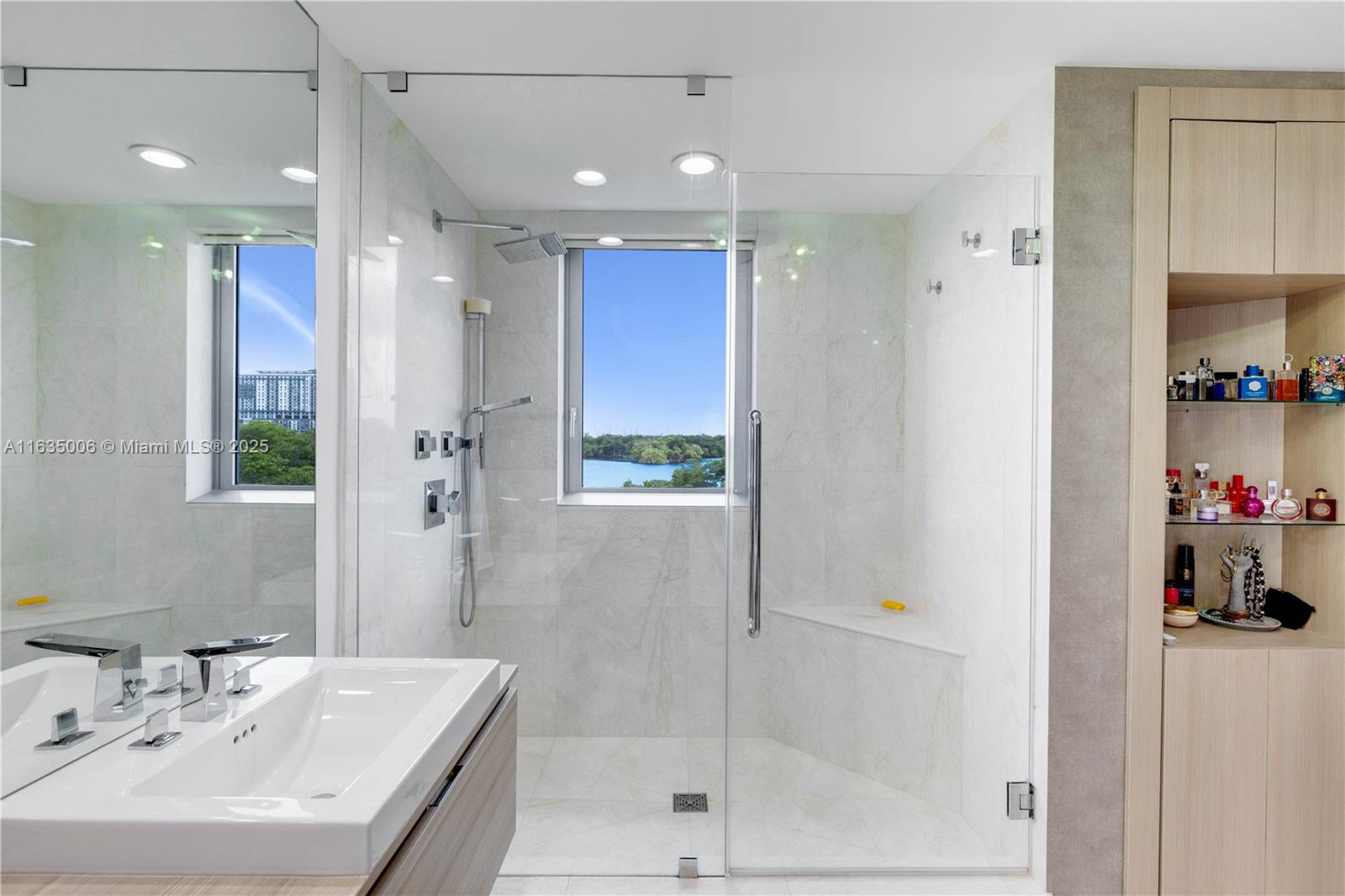 MARINA PALMS RESIDENCES S - Residential
