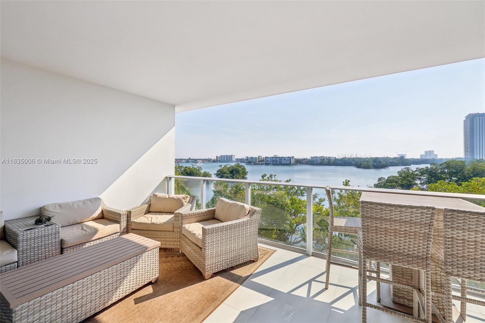 MARINA PALMS RESIDENCES S - Residential