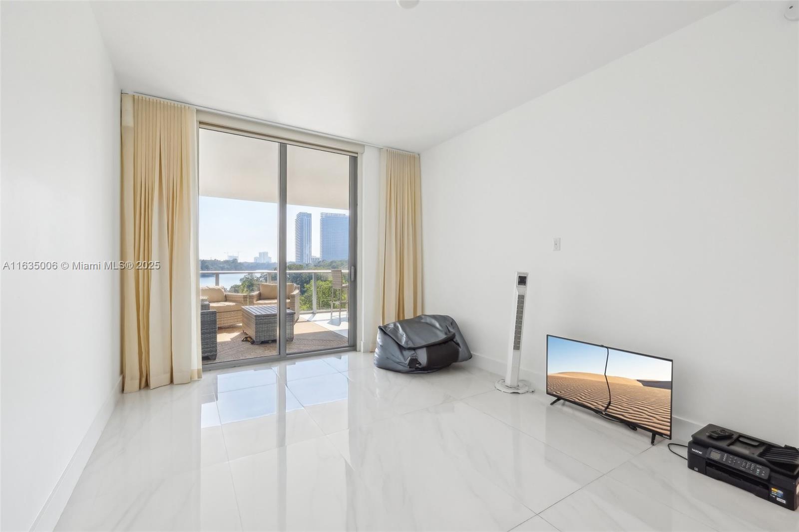 MARINA PALMS RESIDENCES S - Residential